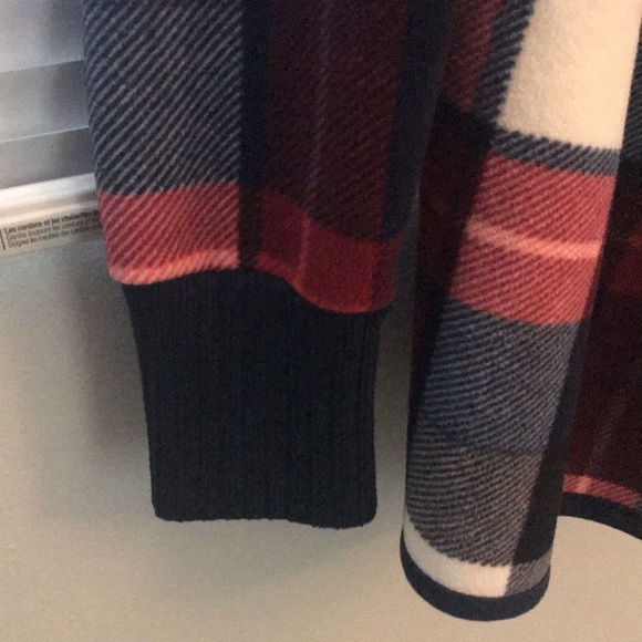 Abercrombie and Fitch cardigan/jacket - Picture 5 of 5